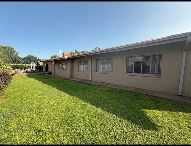 3 BEDROOM HOUSE FOR SALE IN VANDERBIJLPARK SW 5